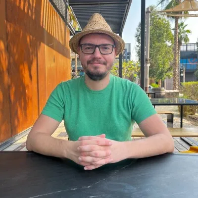 Ilia CTO and Founder of Buzzblender